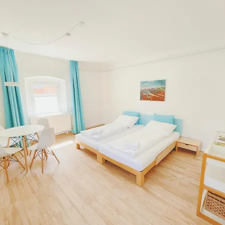 Whats-app Self-check-in - Vibrant Life In Apartment Graz