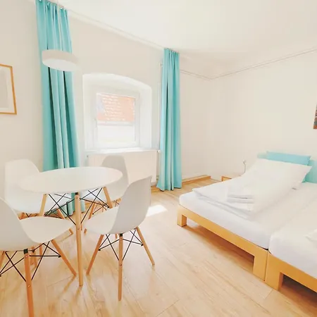 Whats-app Self-check-in - Vibrant Life In Apartment