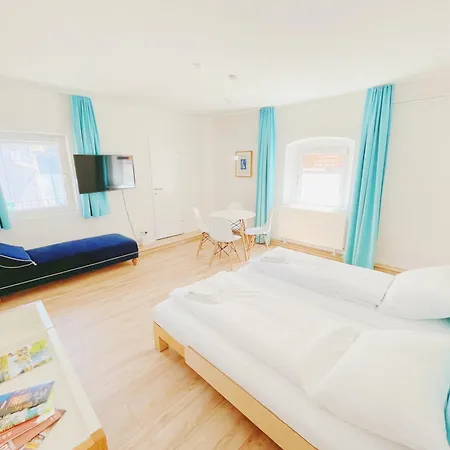 Whats-app Self-check-in - Vibrant Life In Apartment Graz