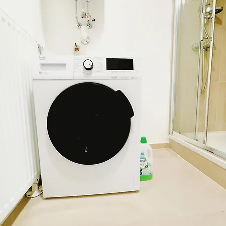 Whats-app Self-check-in - Vibrant Life In Apartment *