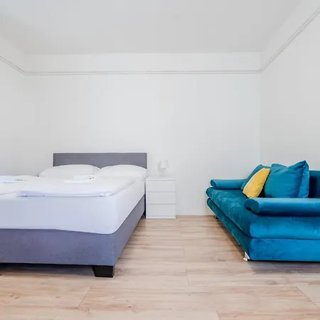 Whats-app Self-check-in - Vibrant Life In Apartment Graz