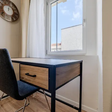 Whats-app Self-check-in - Vibrant Life In Appartement Graz