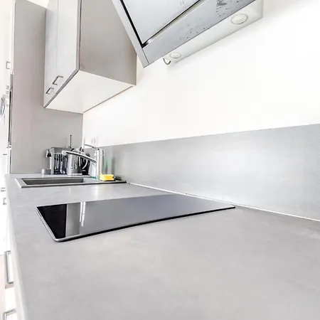 Whats-app Self-check-in - Vibrant Life In Appartement *