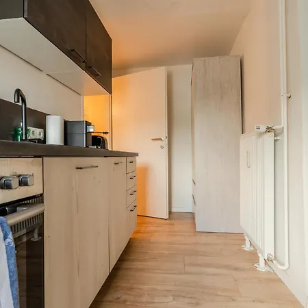 Whats-app Self-check-in - Vibrant Life In Appartement