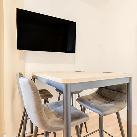 아파트 Whats-app Self-check-in - Vibrant Life In *