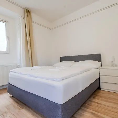 Whats-app Self-check-in - Vibrant Life In Appartement *