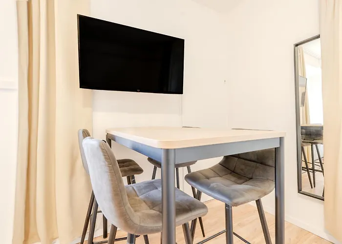 Apartment Whats-app Self-check-in - Vibrant Life In *